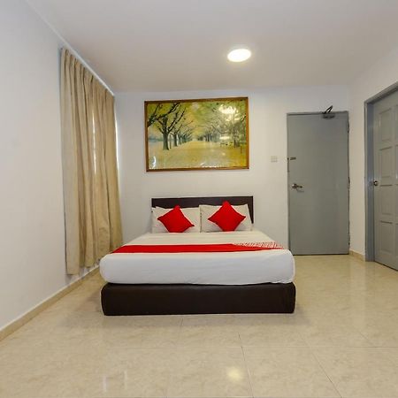 Oyo 1090 Hollitel Hotel Melaka Dış mekan fotoğraf
