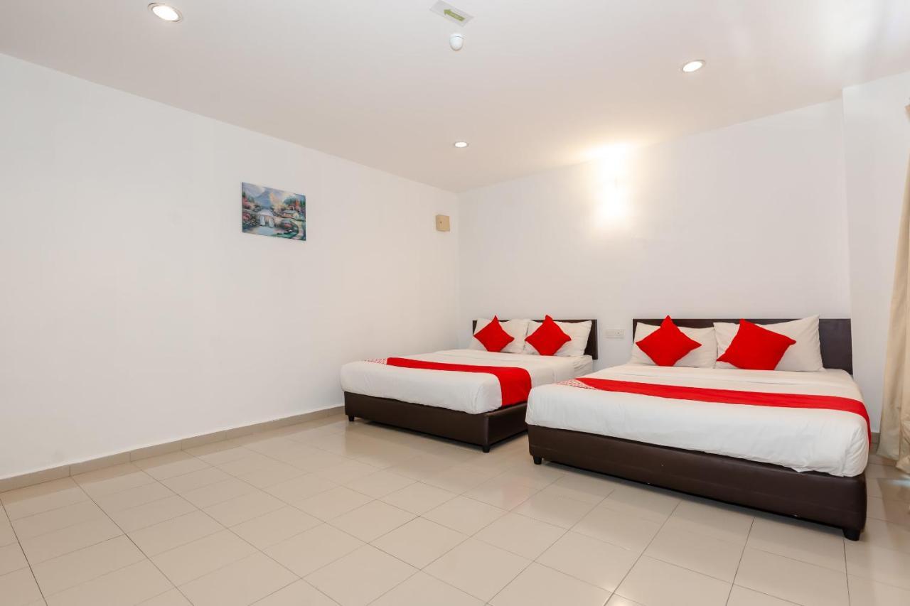 Oyo 1090 Hollitel Hotel Melaka Dış mekan fotoğraf