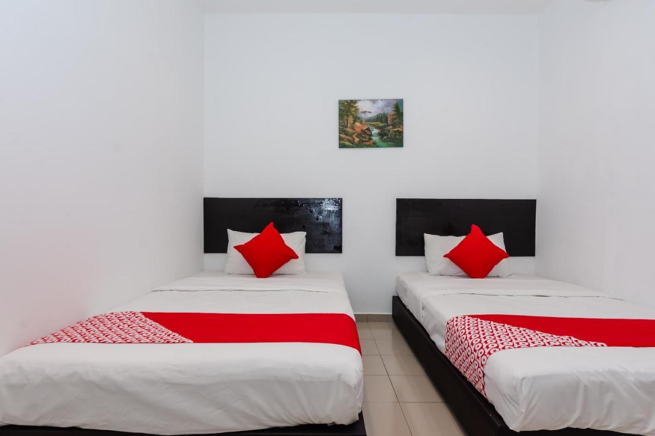 Oyo 1090 Hollitel Hotel Melaka Dış mekan fotoğraf
